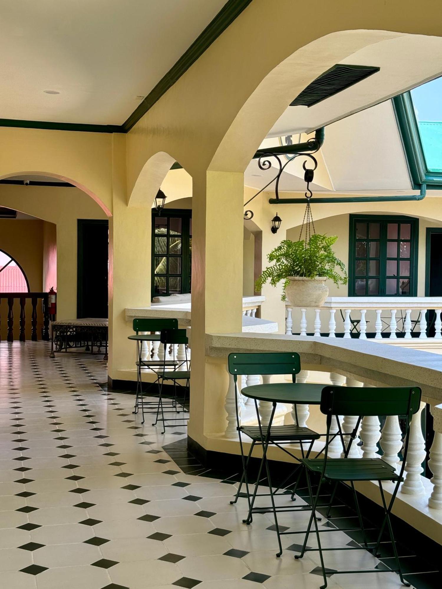 La Planta Hotel And Restaurant, Inc. Bais Zewnętrze zdjęcie